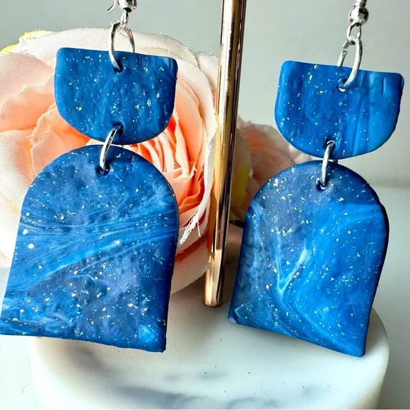 Marble design Glittery Hand made Light weight statement - Gorgeous earrings - Picture 4 of 10